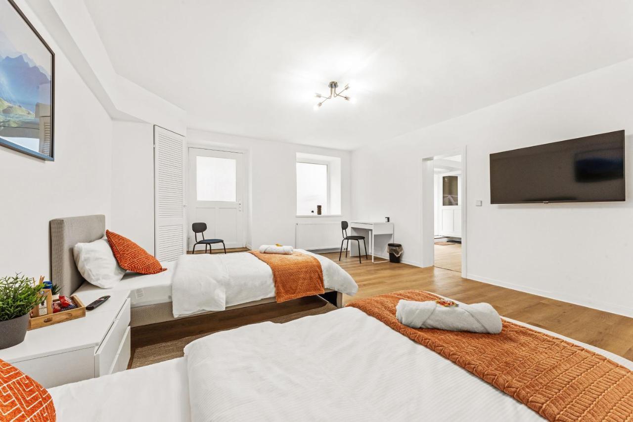 2 Zimmer Apartments, 4 Betten, Vollmoebliert,Zentrale Lage Am S-Bahnhof Berlin Exterior foto
